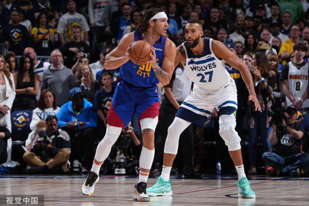 也迫使他更 也迫使他更